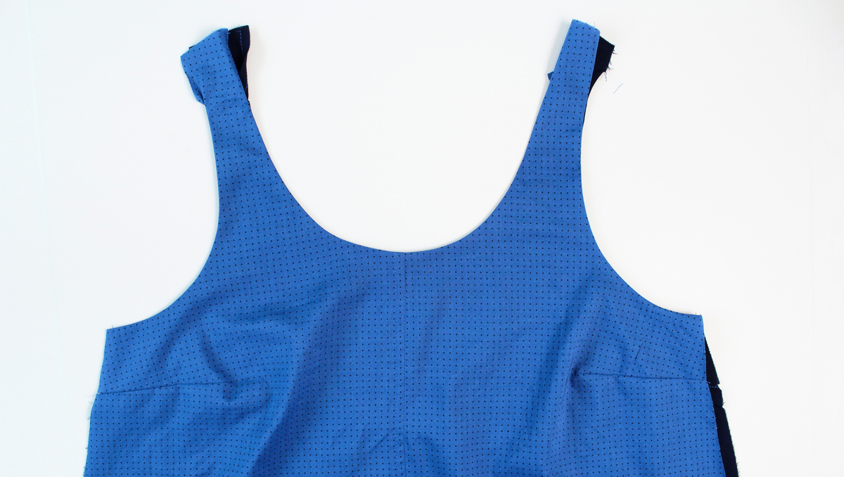 Noe Sew Along | Sewing the Neckline and Armholes